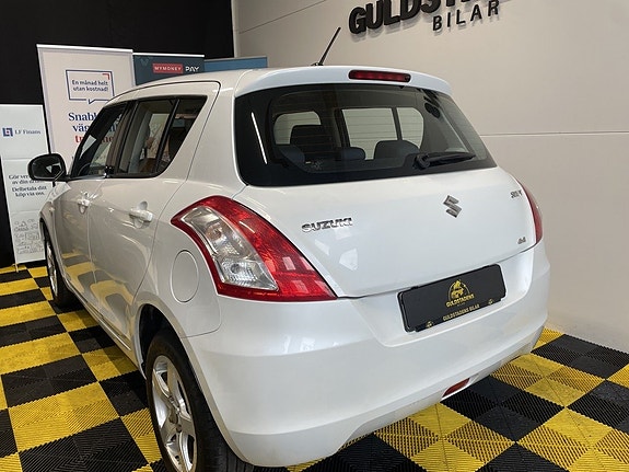 Suzuki Swift 8 of 21