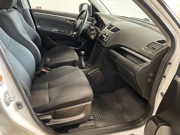 Suzuki Swift 17 of 21