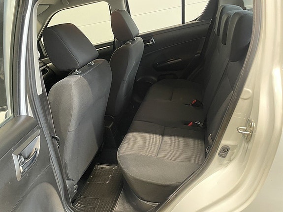 Suzuki Swift 13 of 21