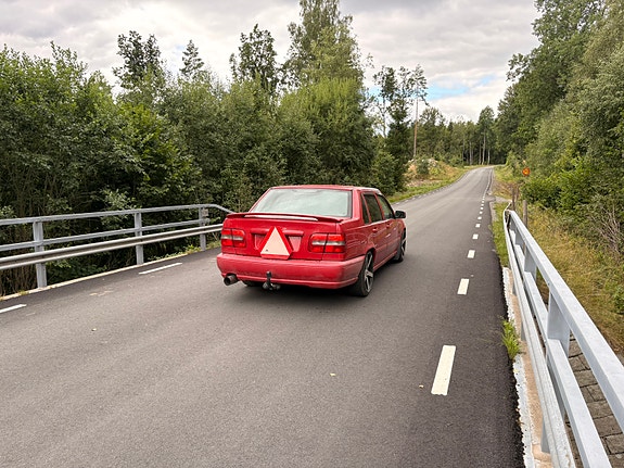 Volvo S70 2 of 5