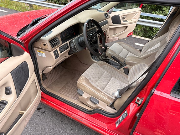Volvo S70 3 of 5