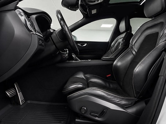 Volvo XC60 18 of 26