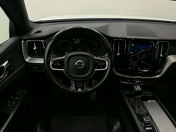 Volvo XC60 17 of 24