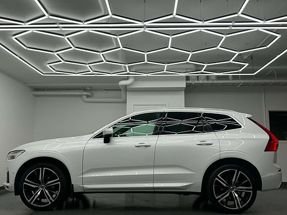 Volvo XC60 2 of 24