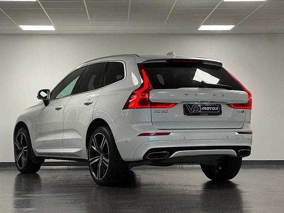 Volvo XC60 2 of 26