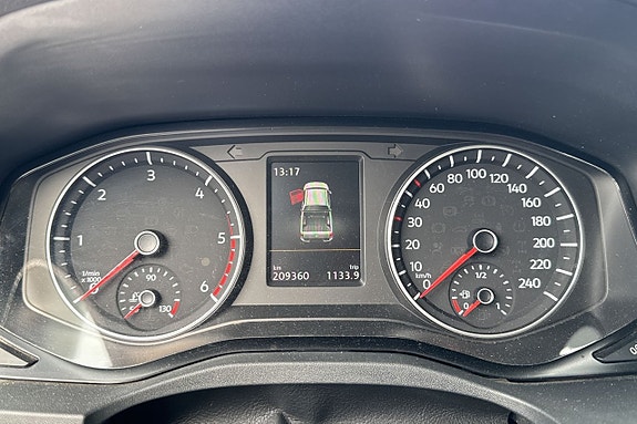 Volkswagen Amarok 11 of 17