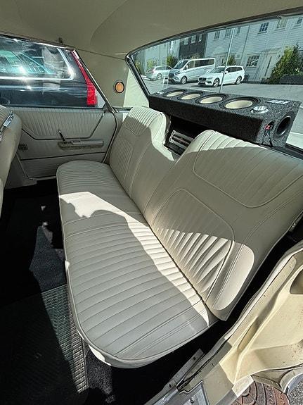 Chrysler 300 10 of 16