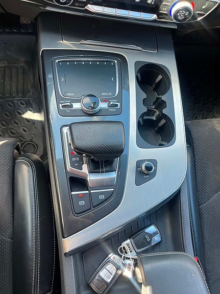 Audi Q7 12 of 16
