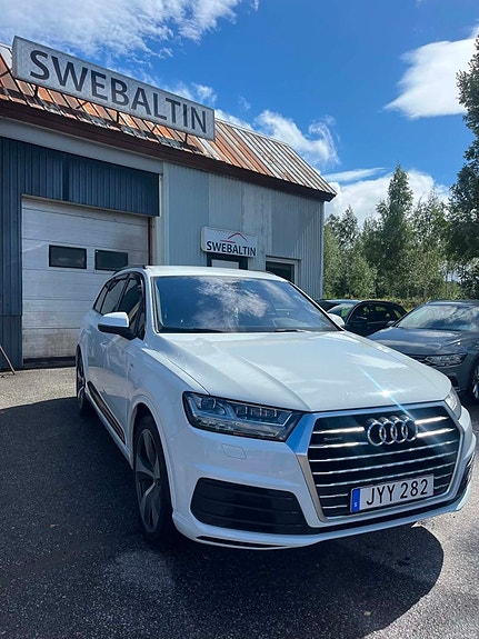 Audi Q7 3 of 16