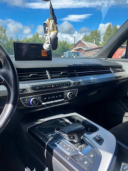 Audi Q7 6 of 16