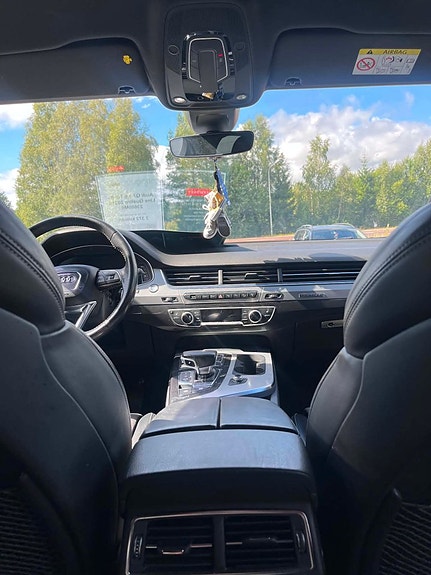 Audi Q7 11 of 16