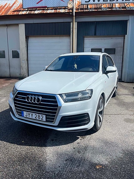 Audi Q7 4 of 16