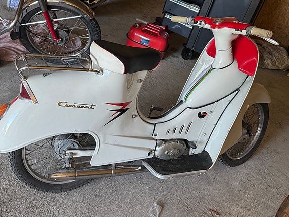 Crescent 2000 S 2 of 2