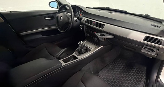 BMW E90 7 of 9