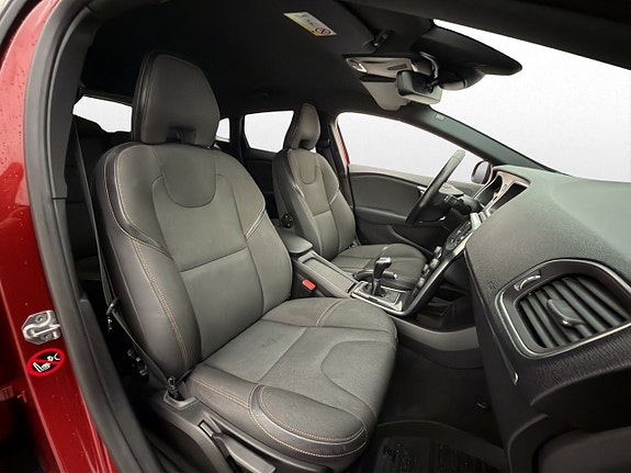 Volvo V40 Cross Country 22 of 30