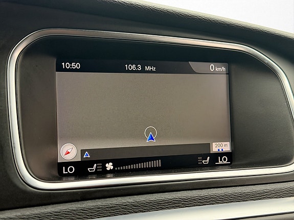 Volvo V40 Cross Country 20 of 30