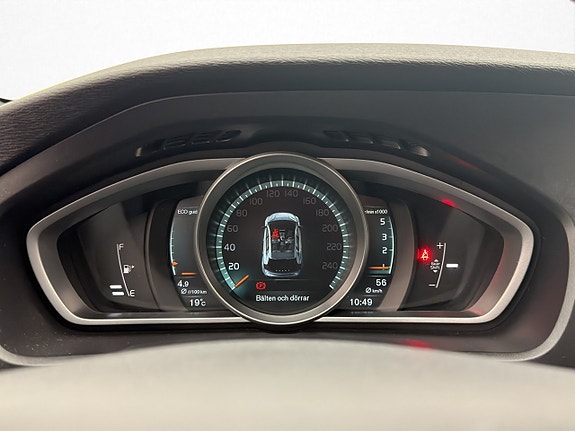 Volvo V40 Cross Country 14 of 30
