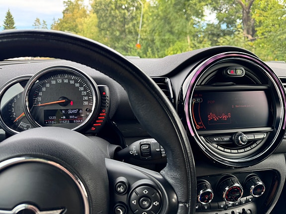 MINI Cooper 6 of 9