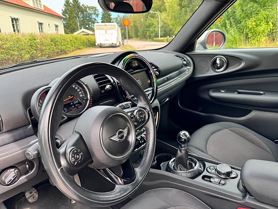 MINI Cooper 8 of 9