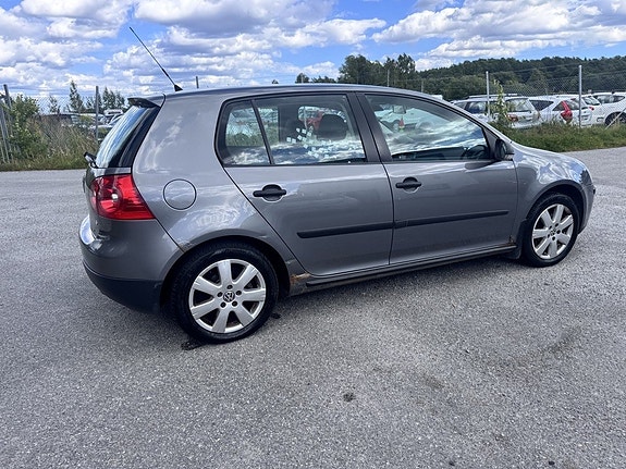 Volkswagen Golf V 4 of 6