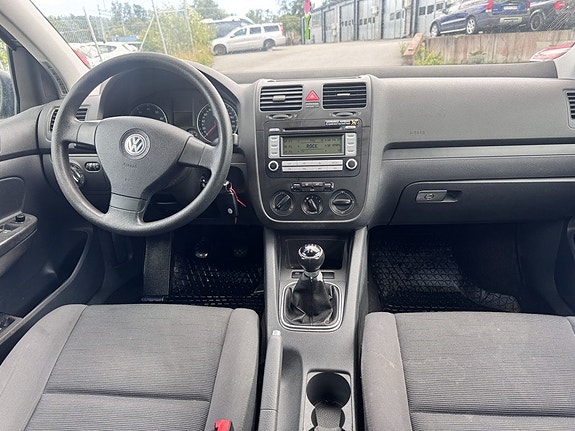 Volkswagen Golf V 5 of 6