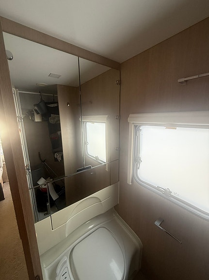 Adria Adora 573 pt 6 of 8