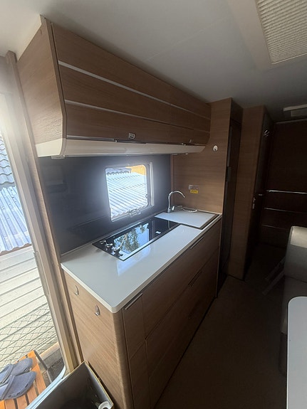Adria Adora 573 pt 4 of 8