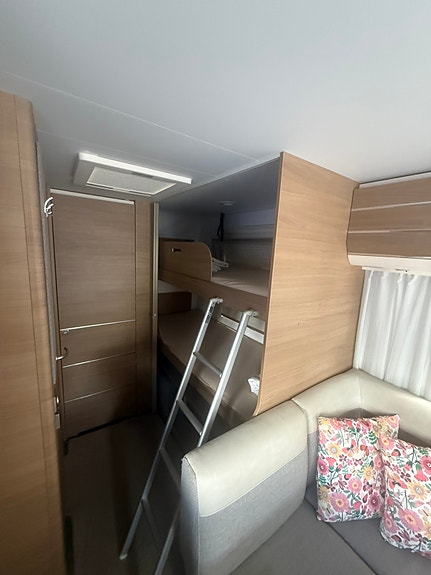 Adria Adora 573 pt 5 of 8