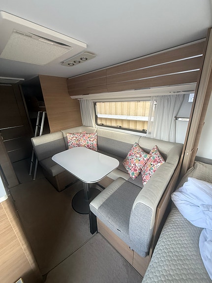 Adria Adora 573 pt 3 of 8