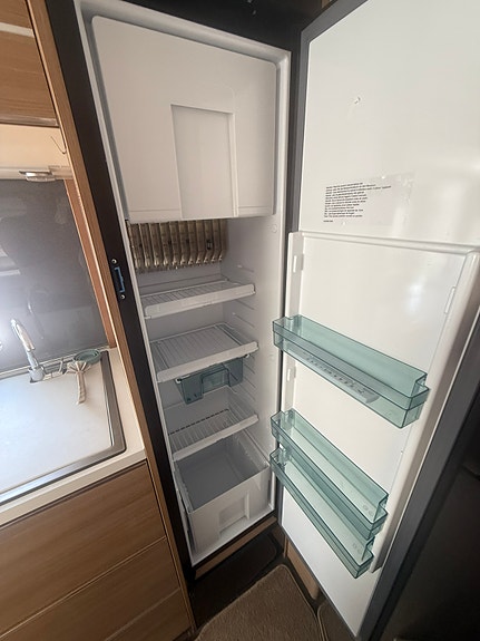 Adria Adora 573 pt 7 of 8