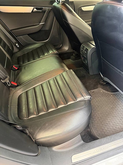 Volkswagen Passat Alltrack 13 of 13