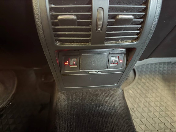 Volkswagen Passat Alltrack 12 of 13