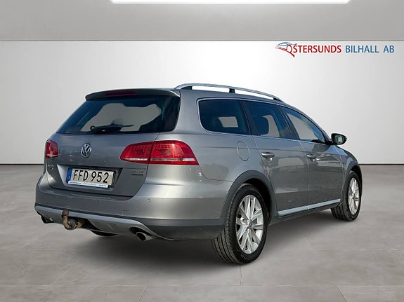 Volkswagen Passat Alltrack 8 of 13
