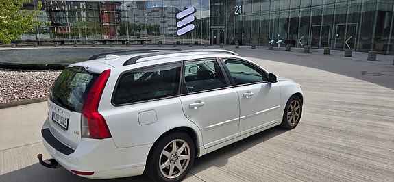 Volvo V50 3 of 5
