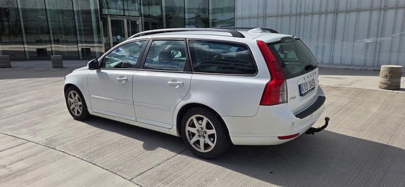 Volvo V50 4 of 5