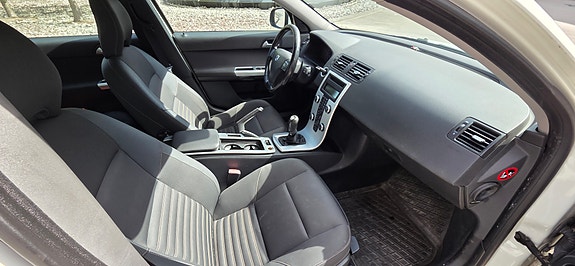 Volvo V50 5 of 5