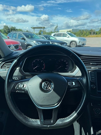 Volkswagen Tiguan 8 of 17
