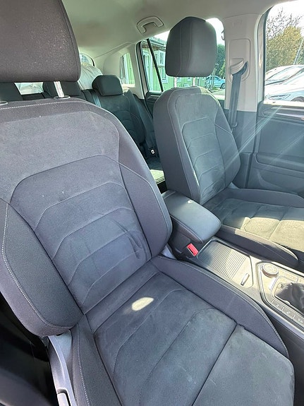 Volkswagen Tiguan 14 of 17