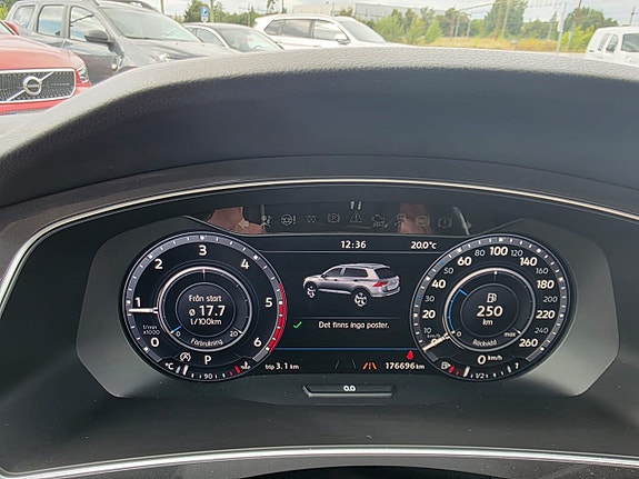 Volkswagen Tiguan 9 of 17