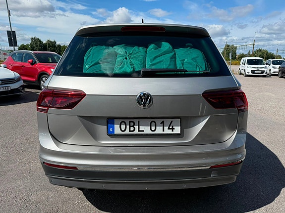Volkswagen Tiguan 3 of 17
