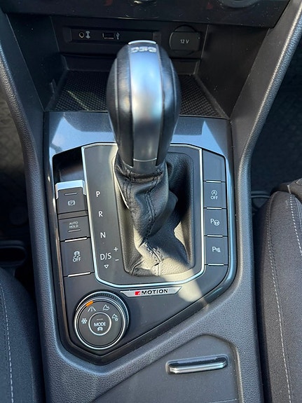 Volkswagen Tiguan 10 of 17