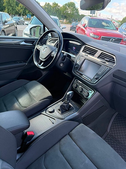 Volkswagen Tiguan 6 of 17