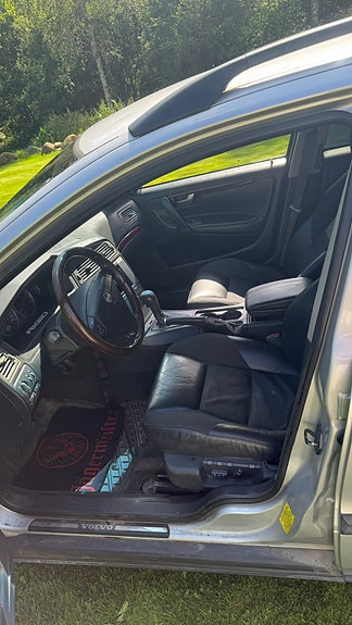 Volvo V70 8 of 10
