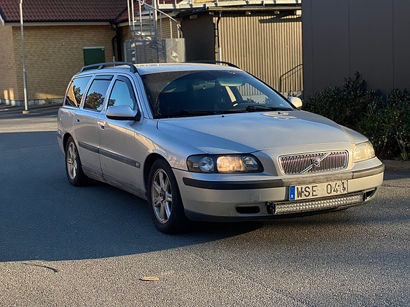Volvo V70 4 of 10