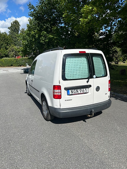 Volkswagen Caddy 2 of 10
