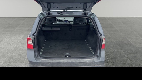 Volvo V70 7 of 8