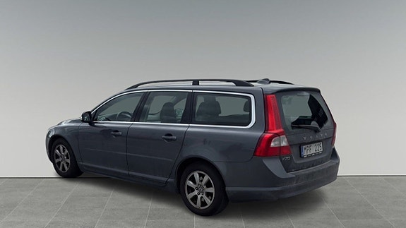 Volvo V70 3 of 8