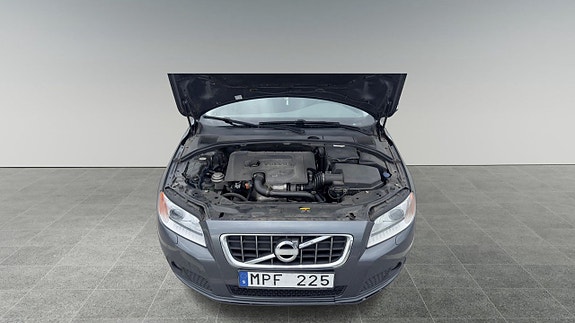 Volvo V70 8 of 8