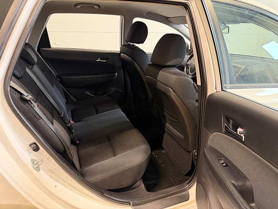 Hyundai i30 25 of 25
