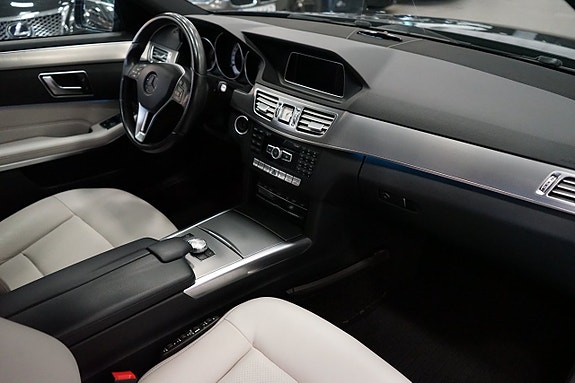 Mercedes-Benz E220 9 of 24